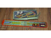 LEMEZ Jucărie mecanică veche din metal, trenuleț unguresc, cu cutie