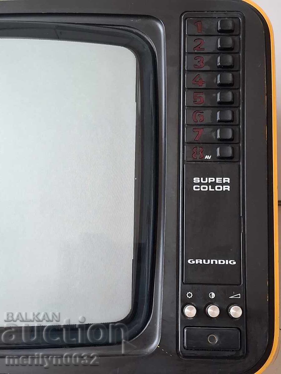 GRUNDIG SUPER COLOR 1510b color television set from the 70s - 5