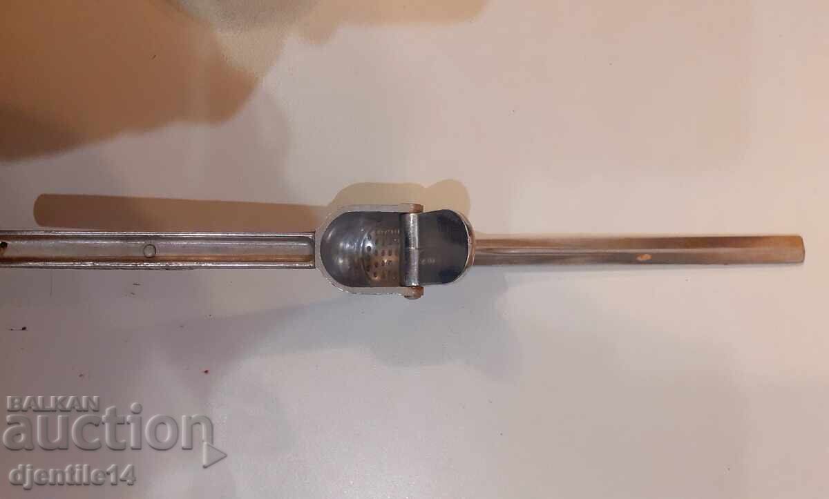 Εργαλείο κουζίνας για σκόρδο με τιμή € 10.00 | 19.56 BGN