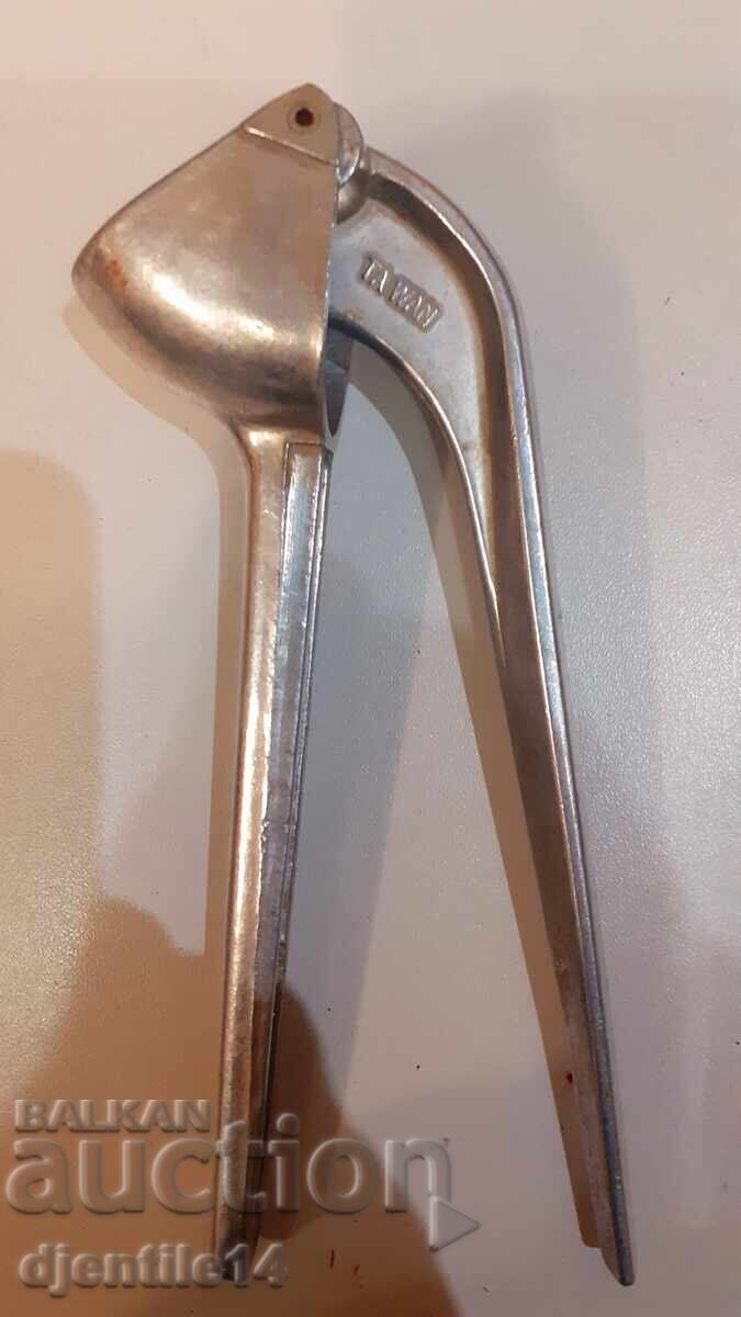 Εργαλείο κουζίνας για σκόρδο