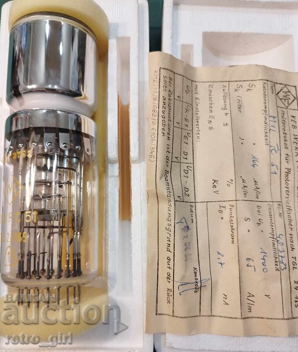 Radio tube, photo resonator