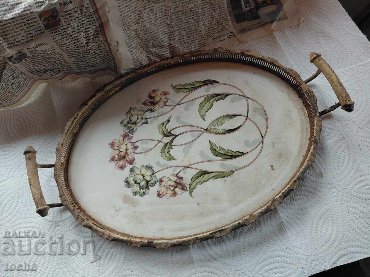 tavă veche din porțelan