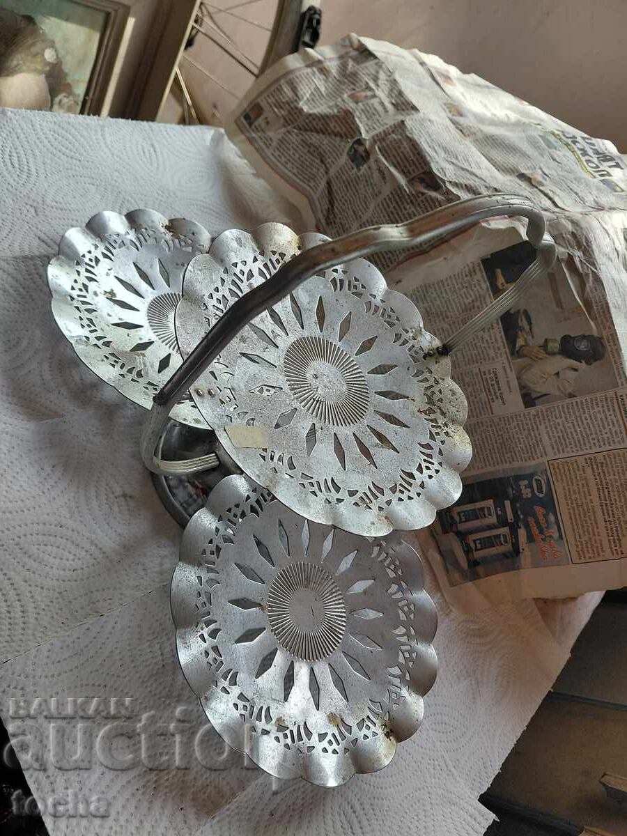 Μεταλλική τριπλή μπομπονιέρα με τιμή € 0.01 | 0.02 BGN