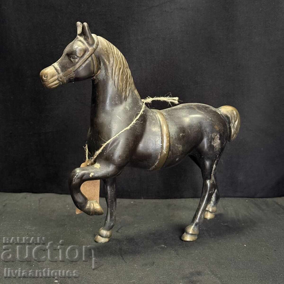 Stylish decorative brass horse figurine