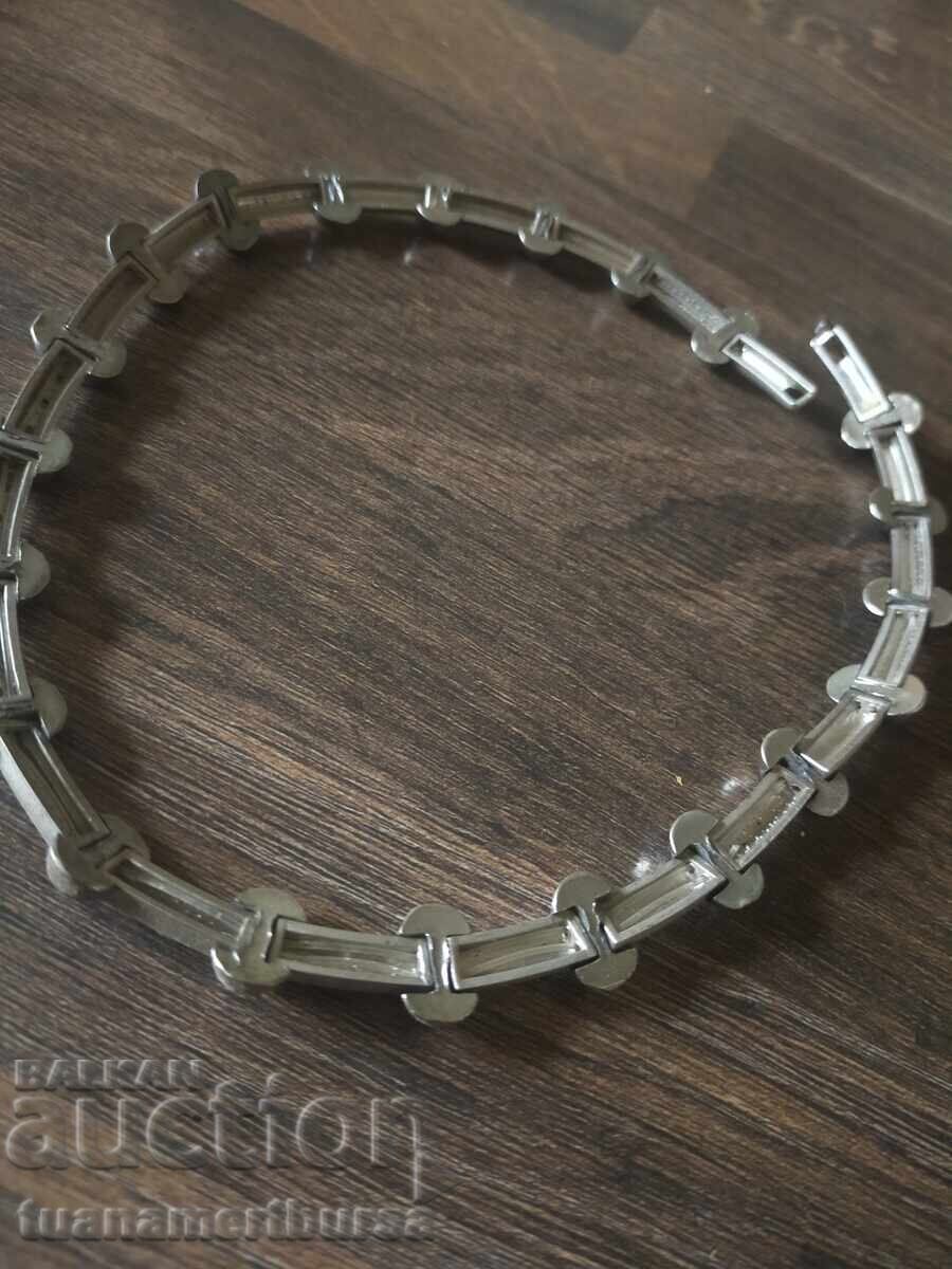 Доставка на огърлица