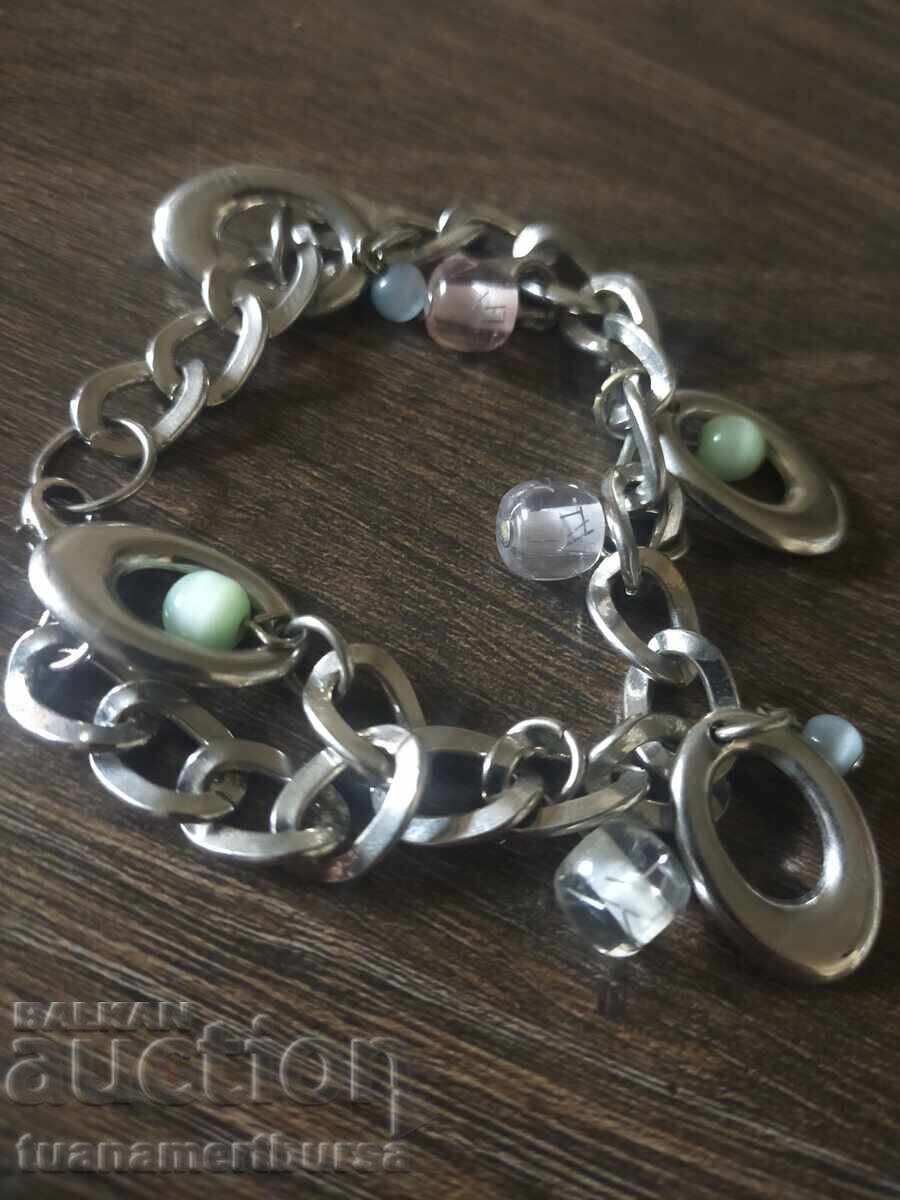 Παράδοση βραχιόλι