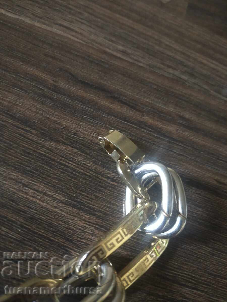 Delivery of bracelet