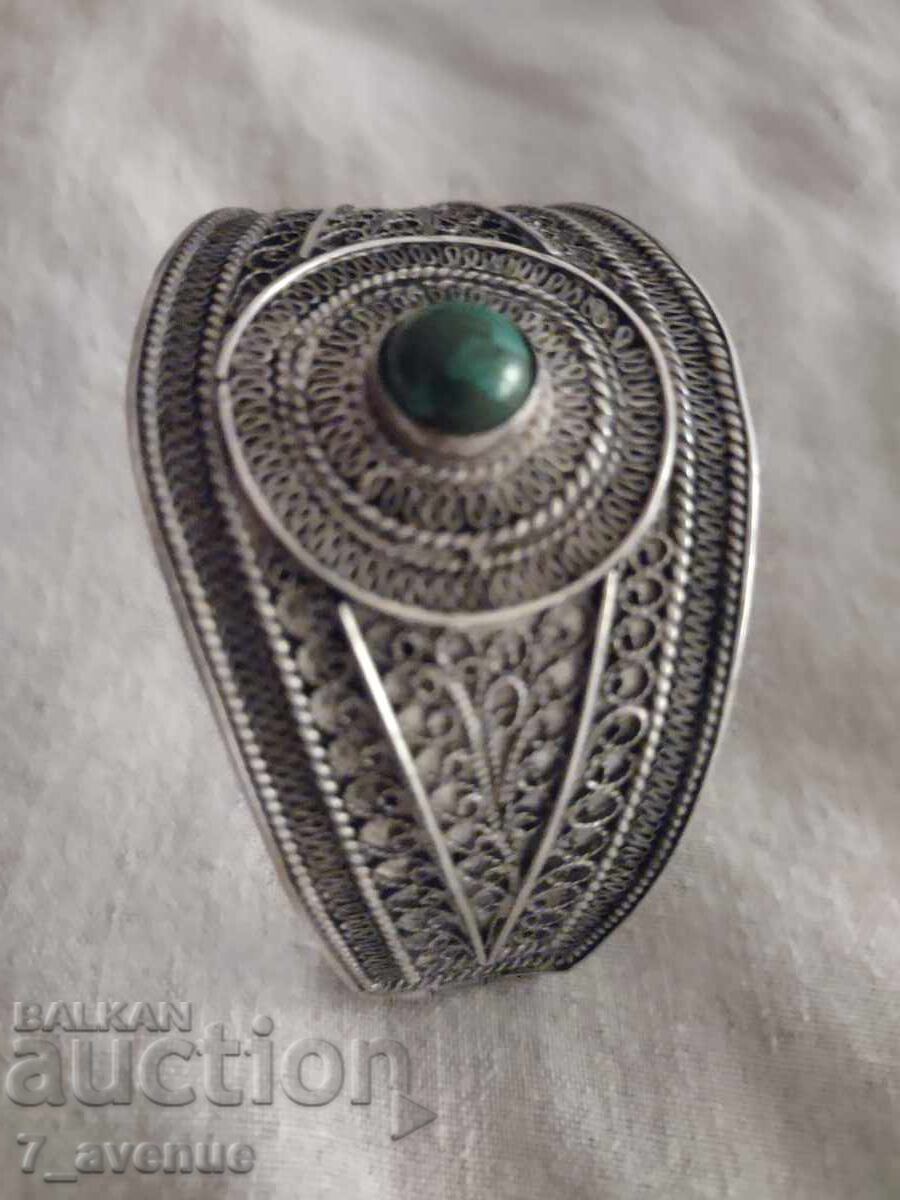 Brățară interesantă, din argint cu marcaje, piatră disponibilă cu preț € 199.00 | 389.21 BGN