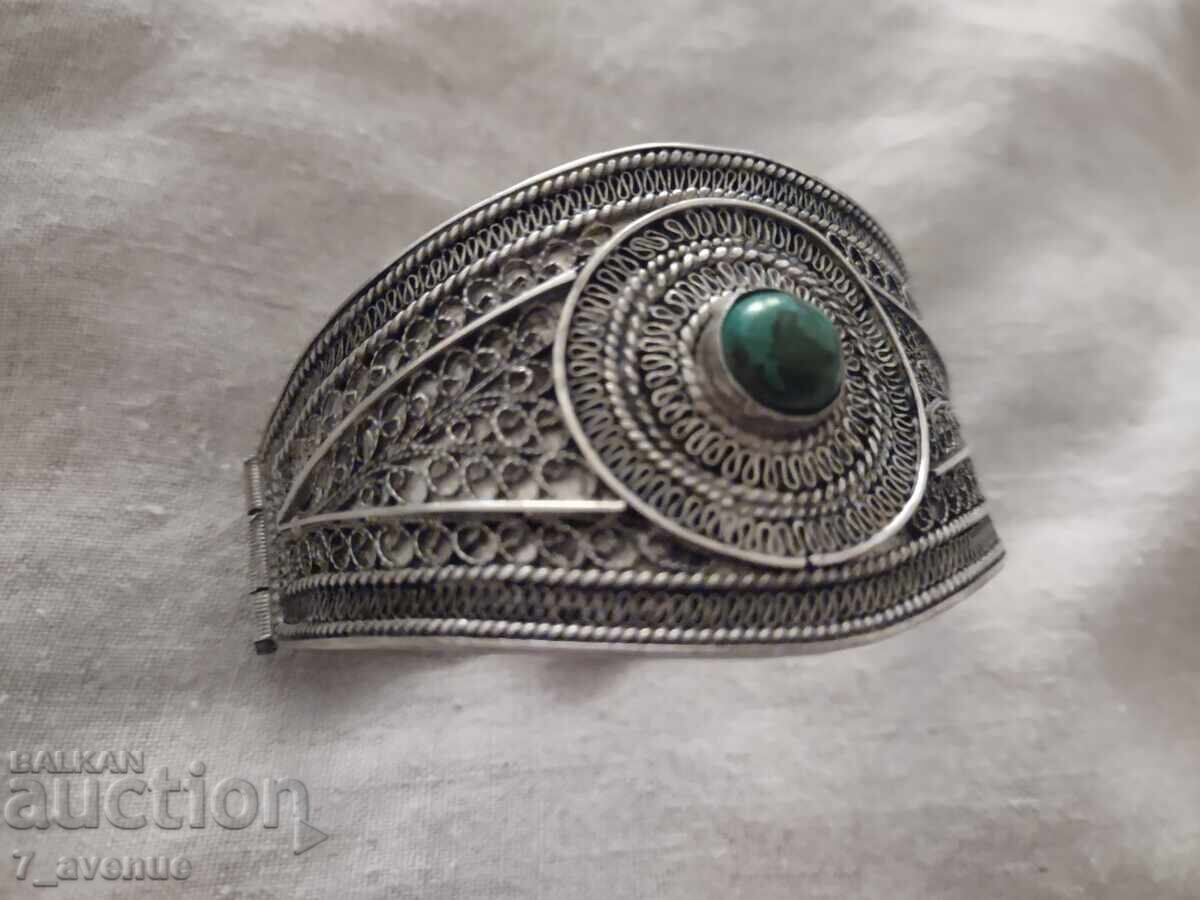 Licitație Brățară interesantă, din argint cu marcaje, piatră disponibilă