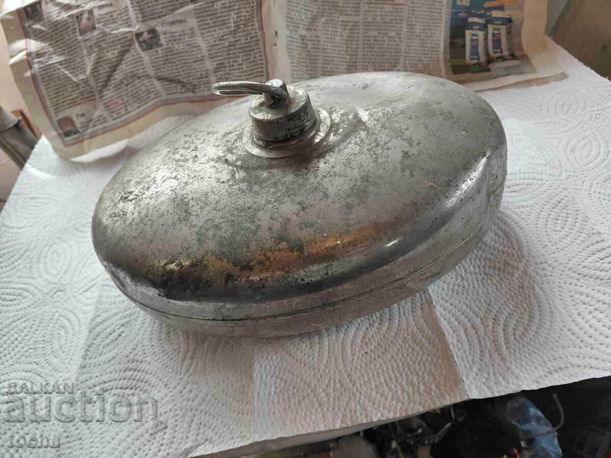 Licitație sticlă/recipient vechi pentru încălzirea patului