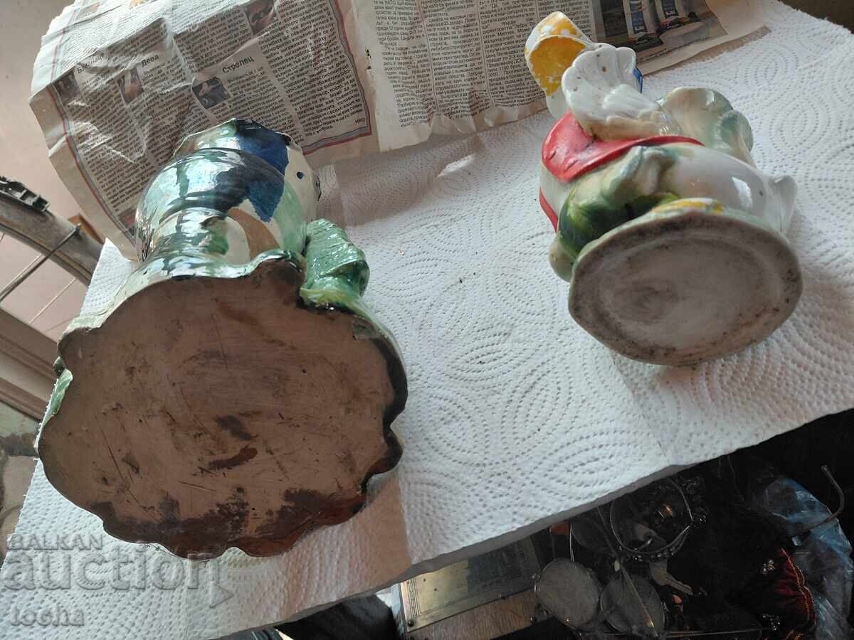 Delivery of old vases