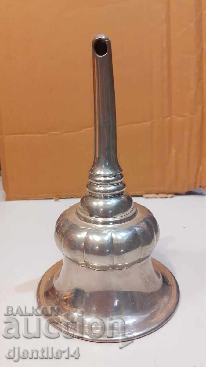 Συσκευή μετάγγισης κρασιού