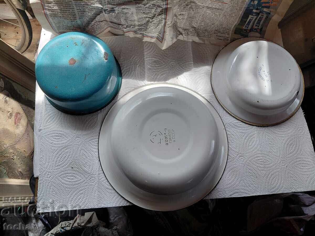 Enamel cookware from the socialist era, lot of three with price € 0.01 | 0.02 BGN