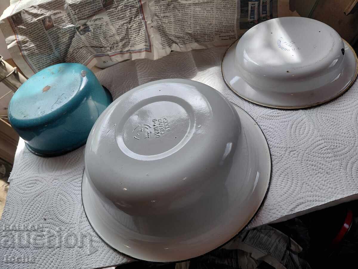 Delivery of Enamel cookware from the socialist era, lot of three