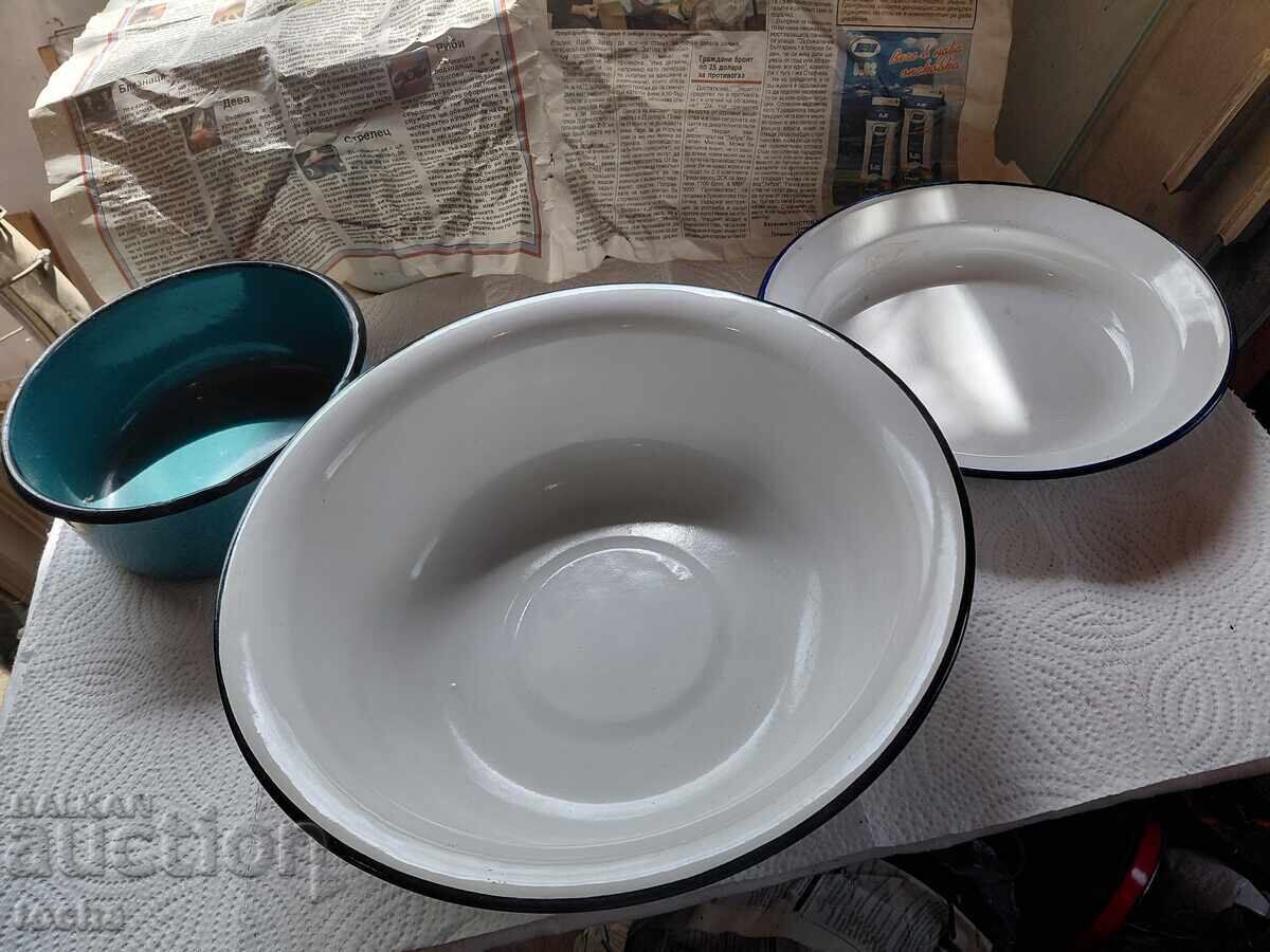 Enamel cookware from the socialist era, lot of three - 5