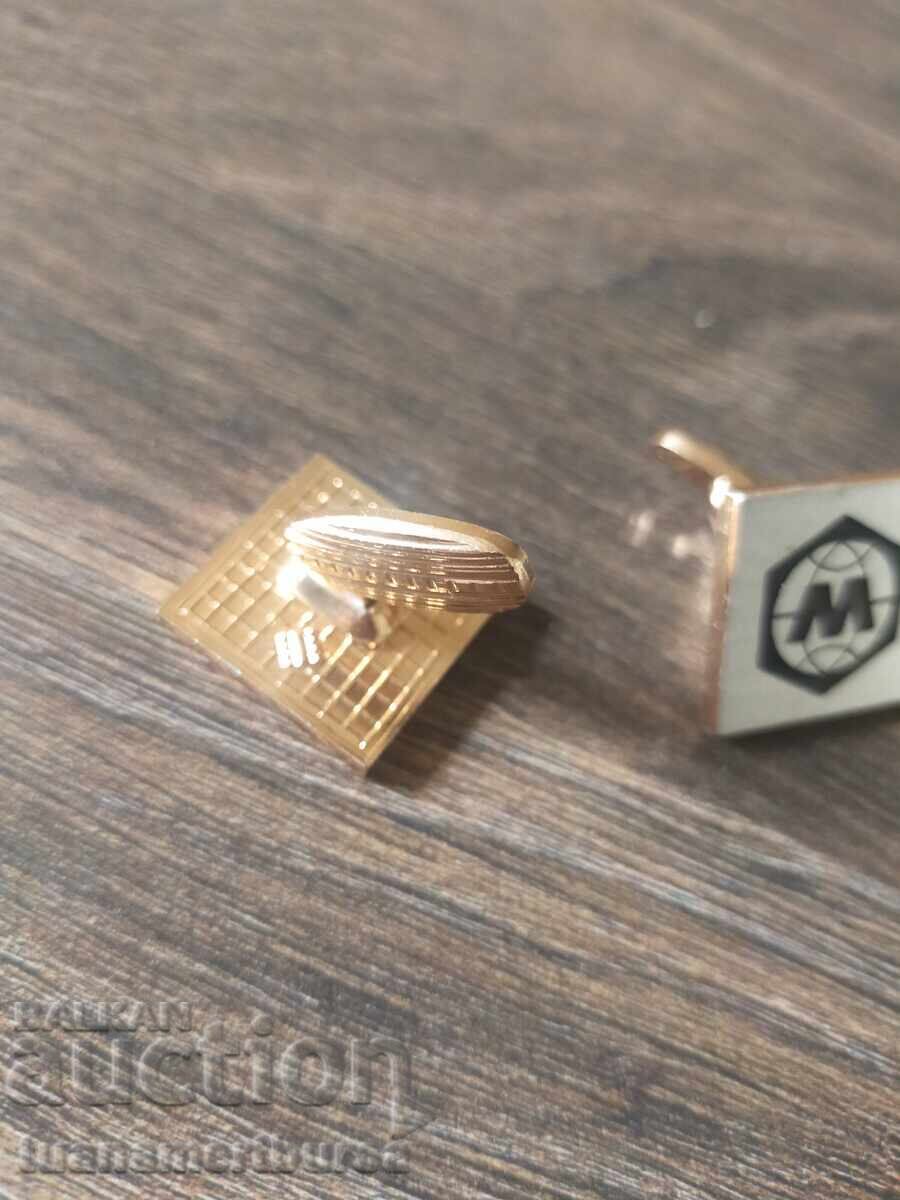 butoni cu preț € 3.00 | 5.87 BGN