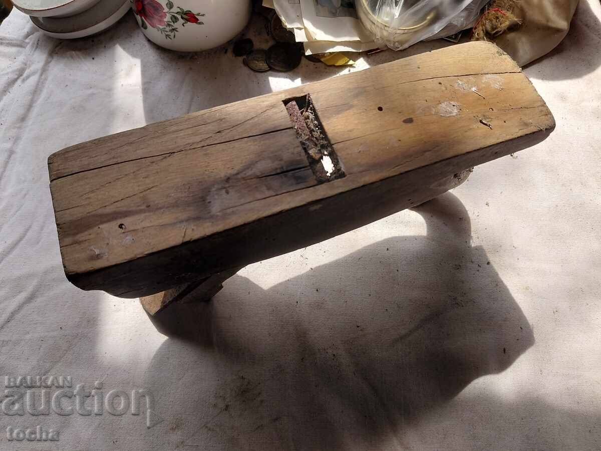 Доставка на стари дърводелски инструменти ,  едно