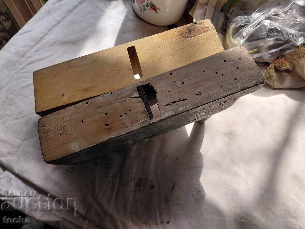 Licitație unelte vechi de tâmplărie, patru