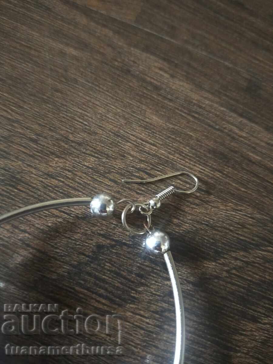 Cercel pentru ureche cu preț € 2.00 | 3.91 BGN