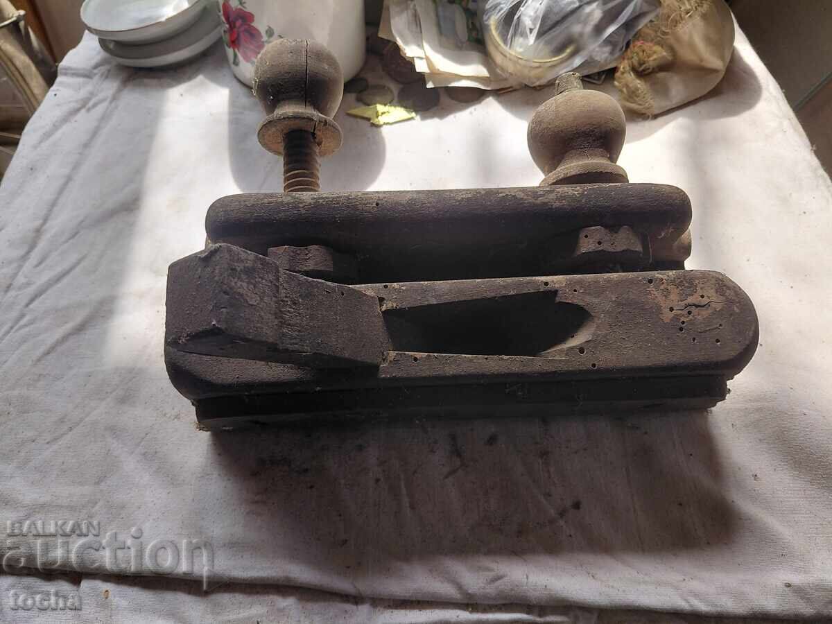 unelte de tâmplărie vechi, cinci cu preț € 0.01 | 0.02 BGN