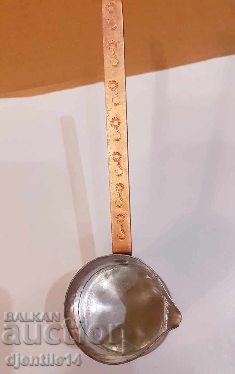 Χάλκινο καφετιέρα με τιμή € 20.00 | 39.12 BGN