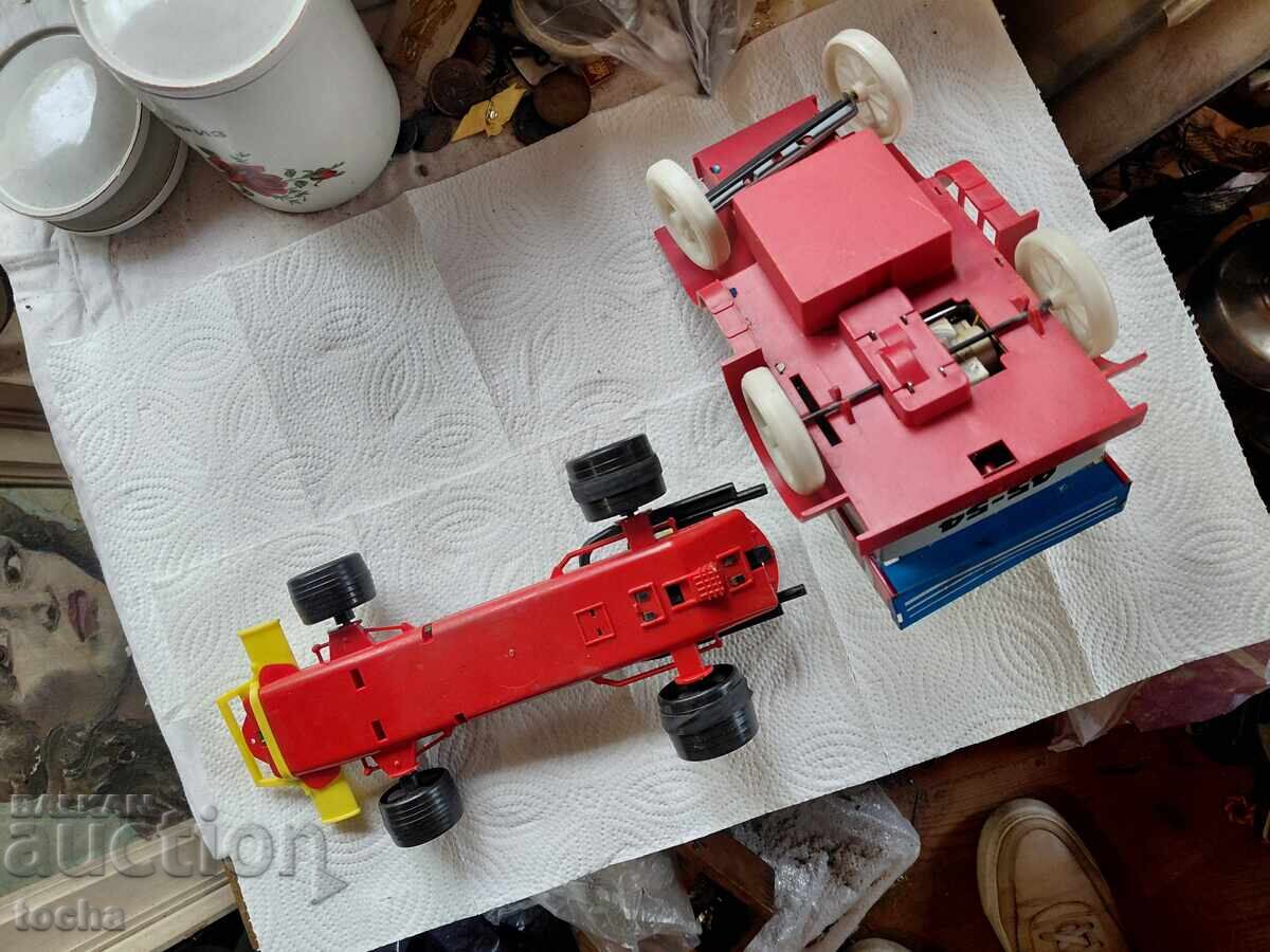 jucării vechi din tablă cu preț € 3.10 | 6.06 BGN