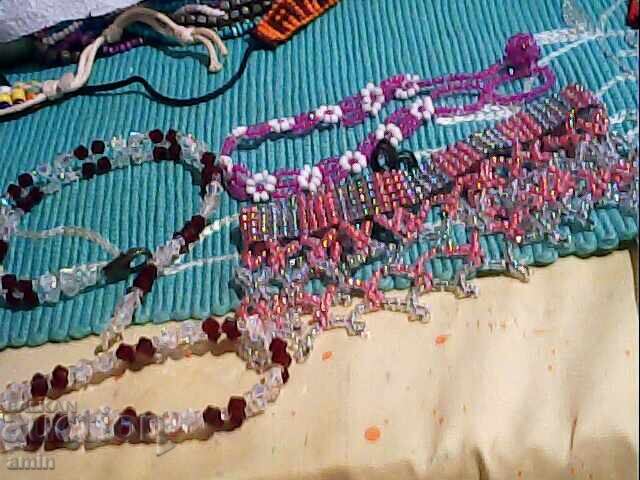 Lot brățări și inele din mărgele și cristale cu preț € 7.00 | 13.69 BGN