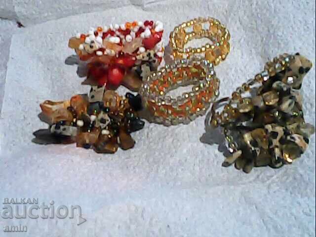 Licitație Lot brățări și inele din mărgele și cristale