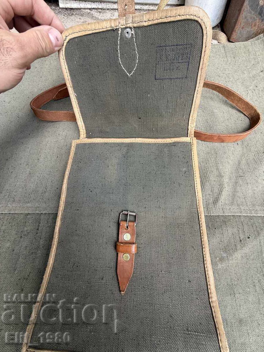 Geantă tip comandant cu preț € 12.00 | 23.47 BGN