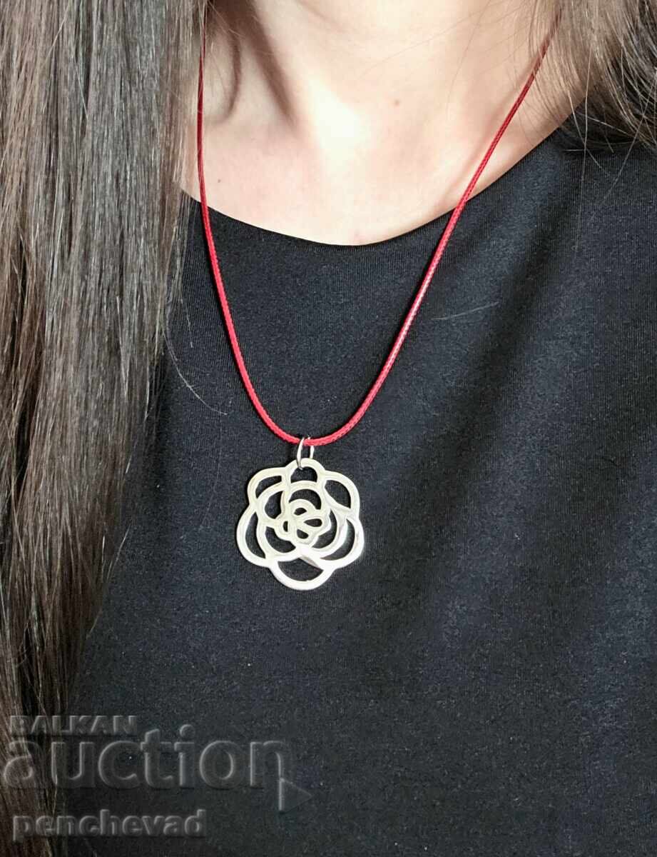 Auction  Vintage silver necklace with rose folklore