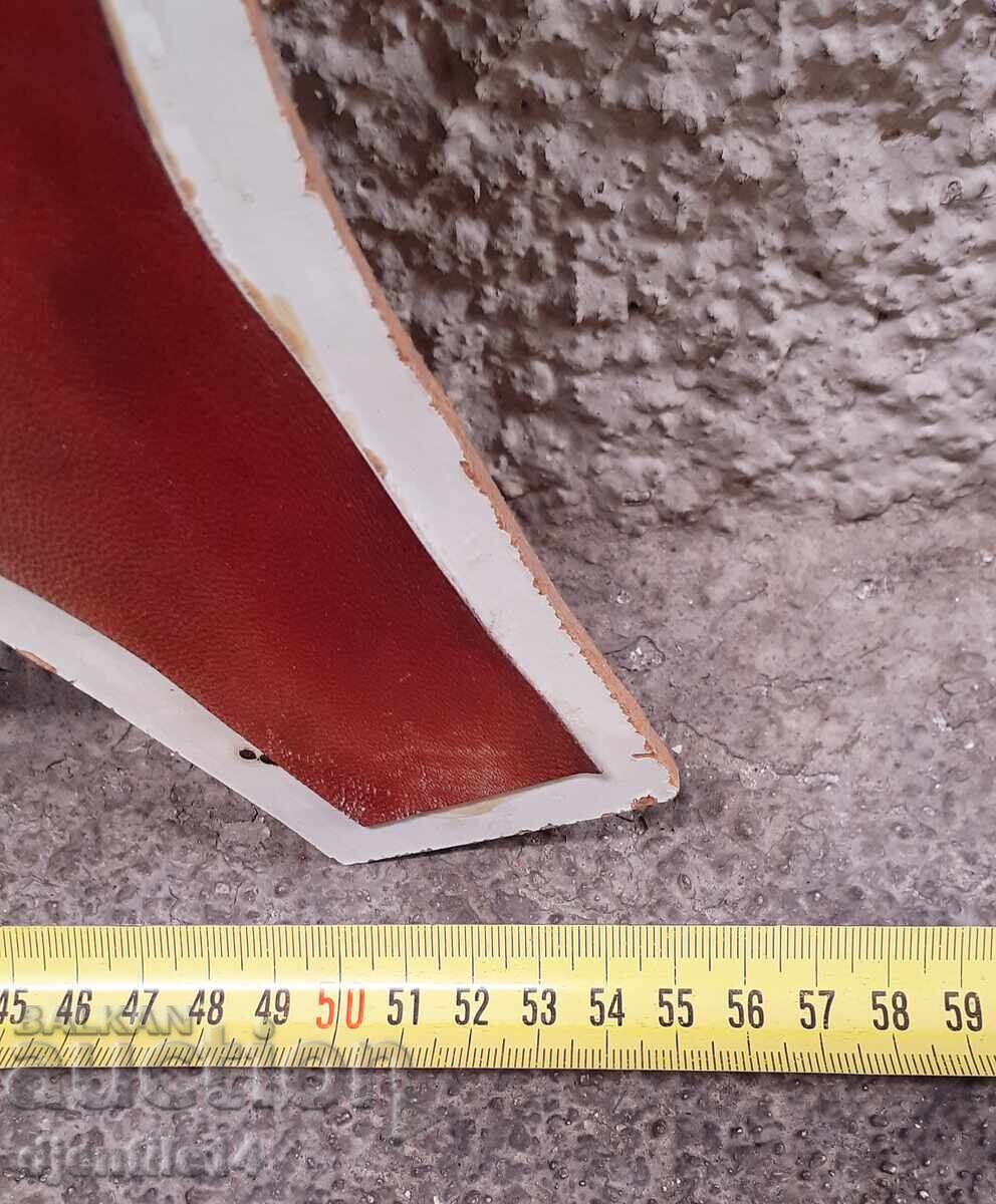 Παράδοση Πίνακας από δέρμα κασιρωμένο σε ινοσανίδα (MDF)