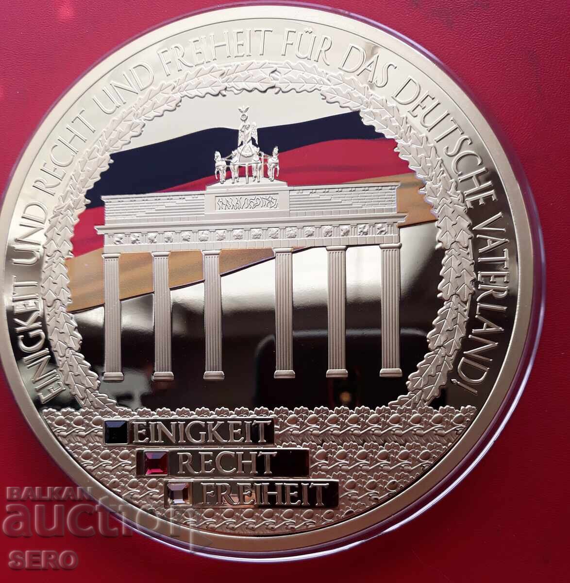 Medalie-Germania-medalie gigantică de 376 grame cu 3 cristale cu preț € 29.01 | 56.74 BGN