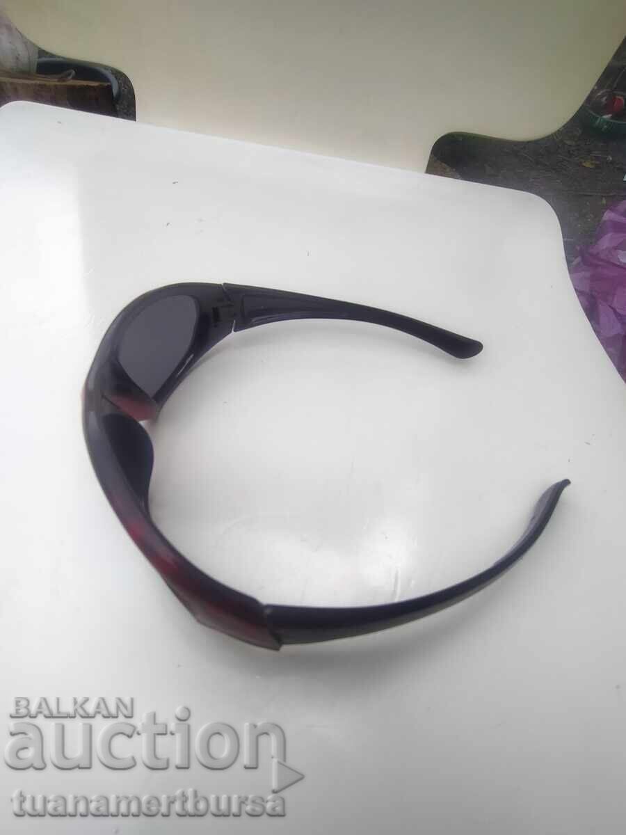 Auction  sunglasses
