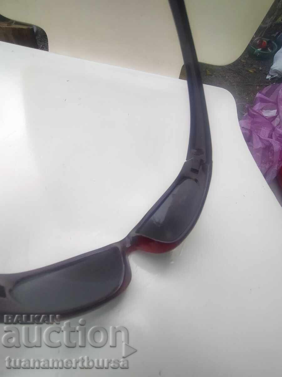 Delivery of sunglasses