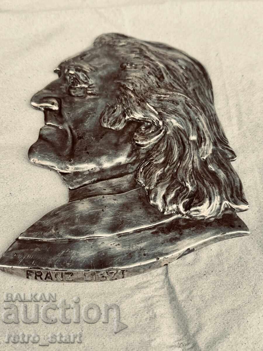 Basorelief Franz Liszt, perioada 1920-1940 cu preț € 46.00 | 89.97 BGN
