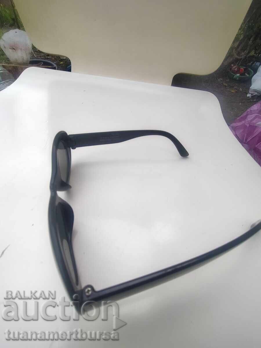 Auction  sunglasses
