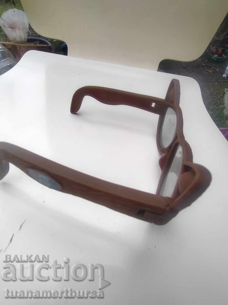 Auction  sunglasses