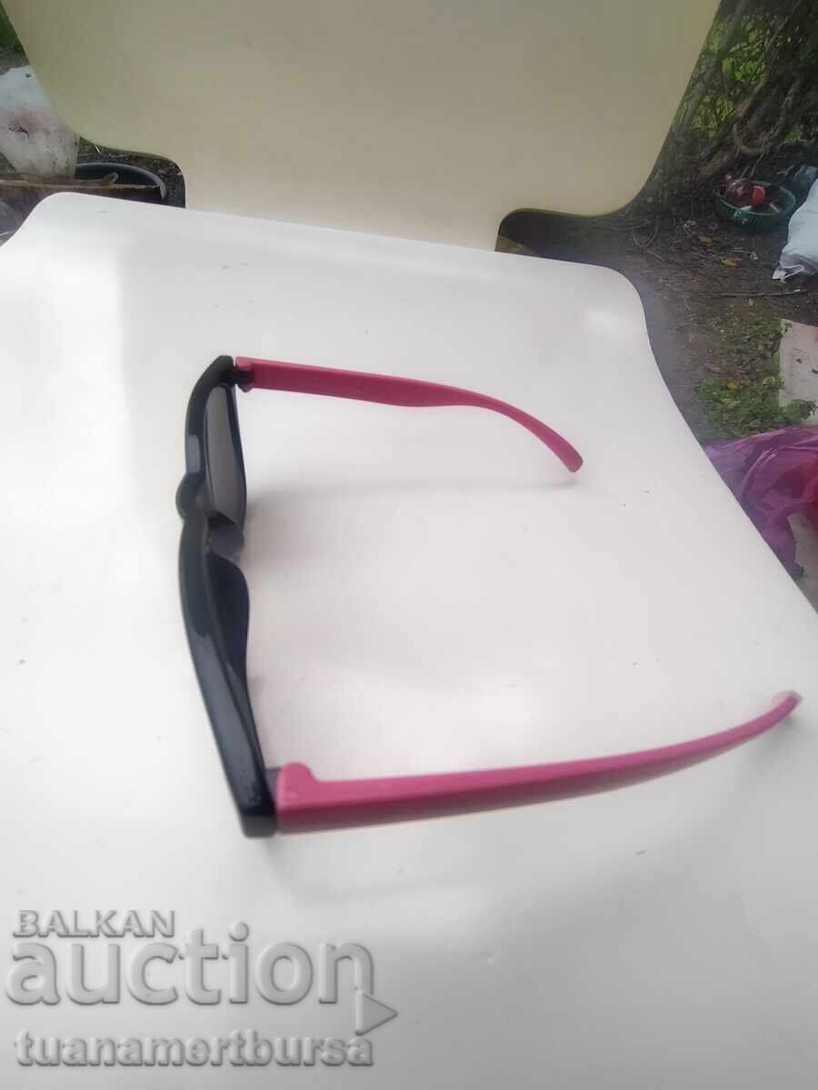 Auction  sunglasses