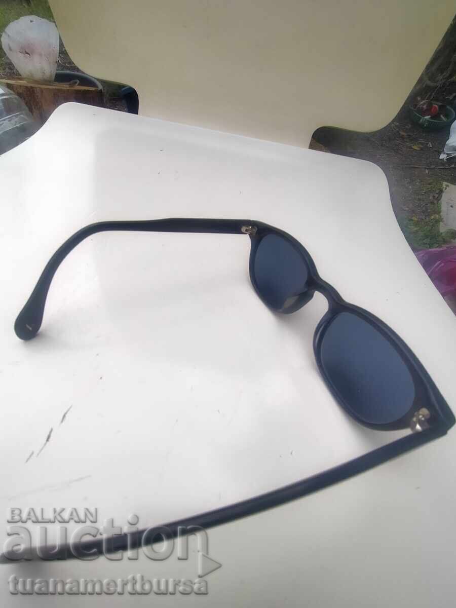 Auction  sunglasses