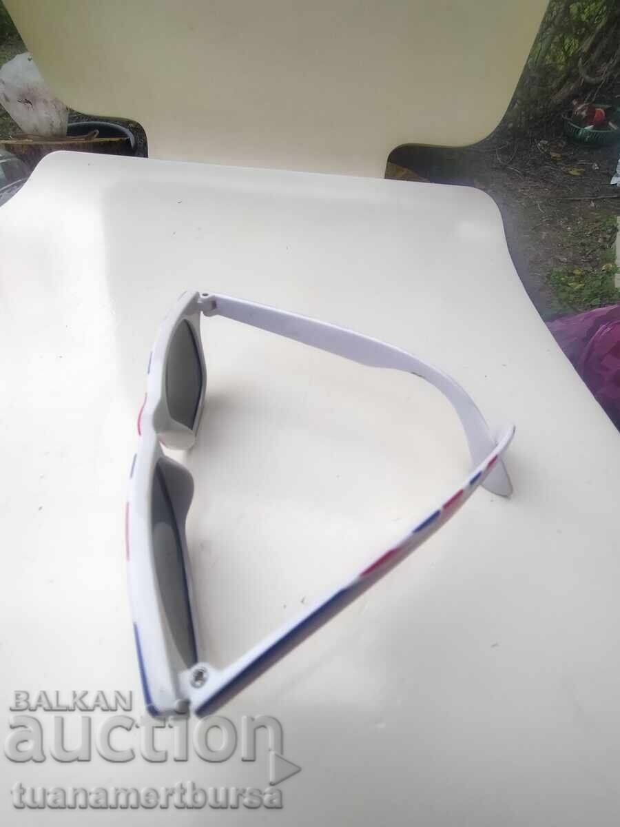 Licitație ochelari de soare