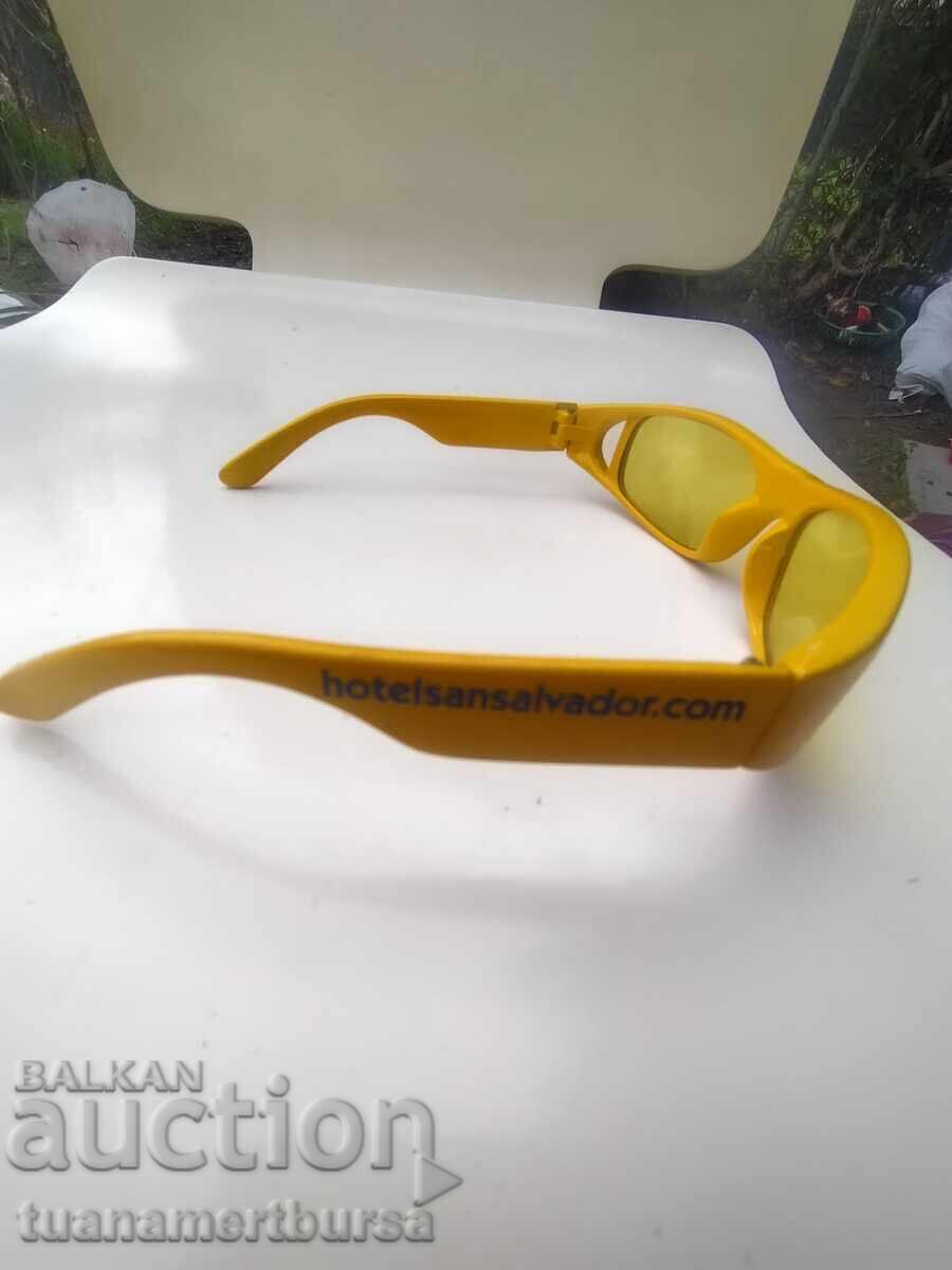 Auction  sunglasses