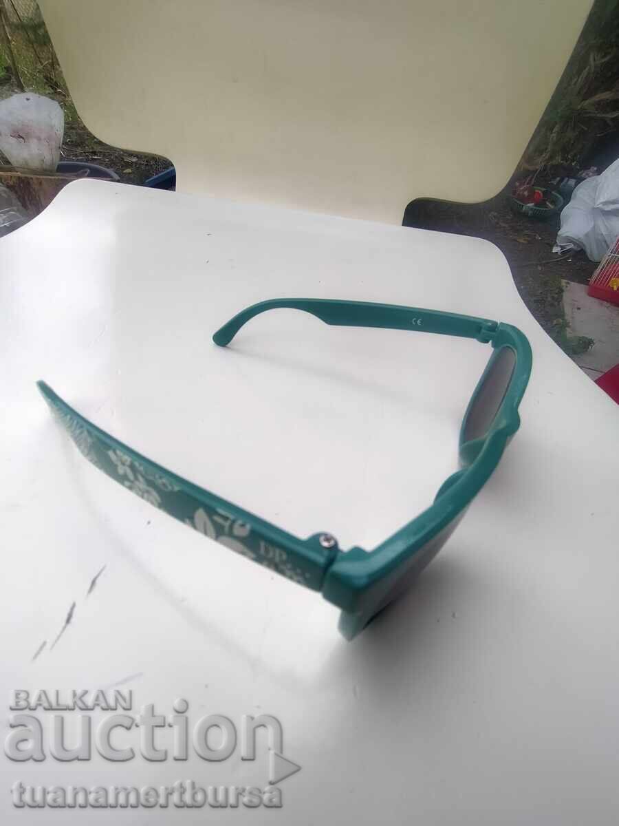 sunglasses with price € 4.00 | 7.82 BGN