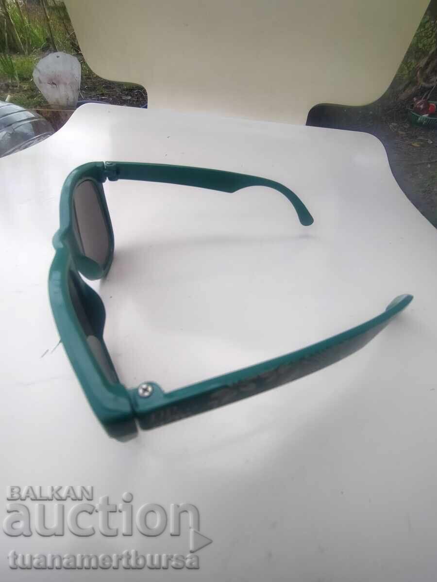 Delivery of sunglasses