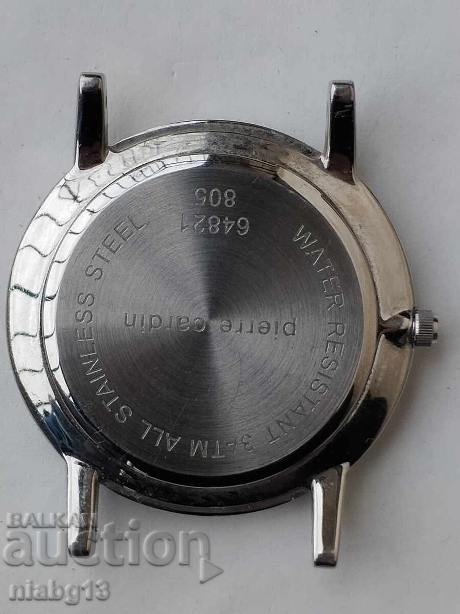 Auction  Pierre Cardin