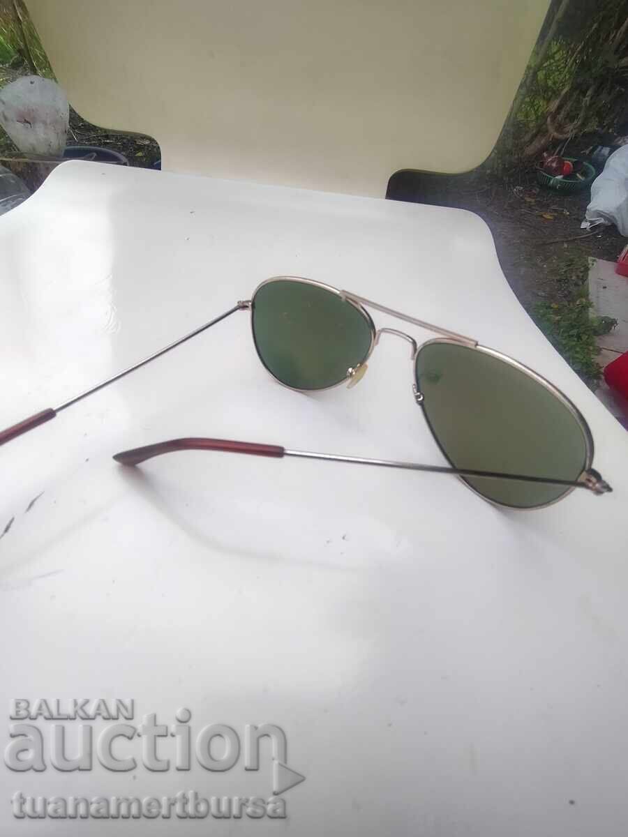 Auction  sunglasses