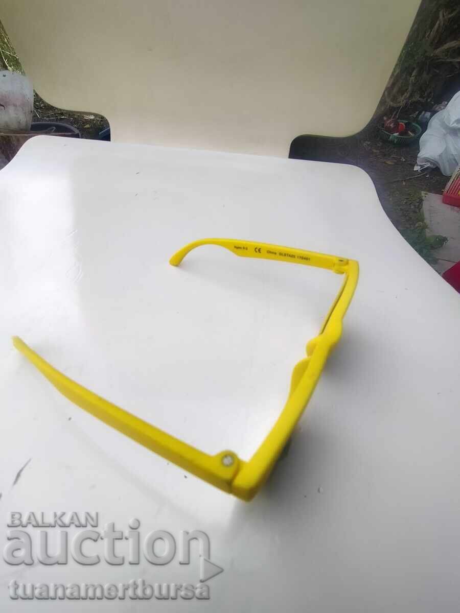 Delivery of sunglasses