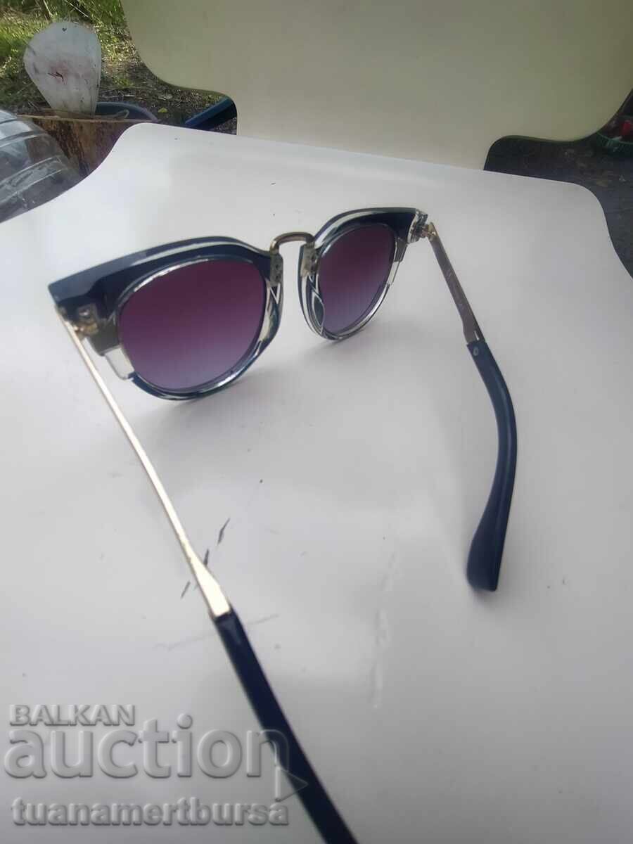 Auction  sunglasses