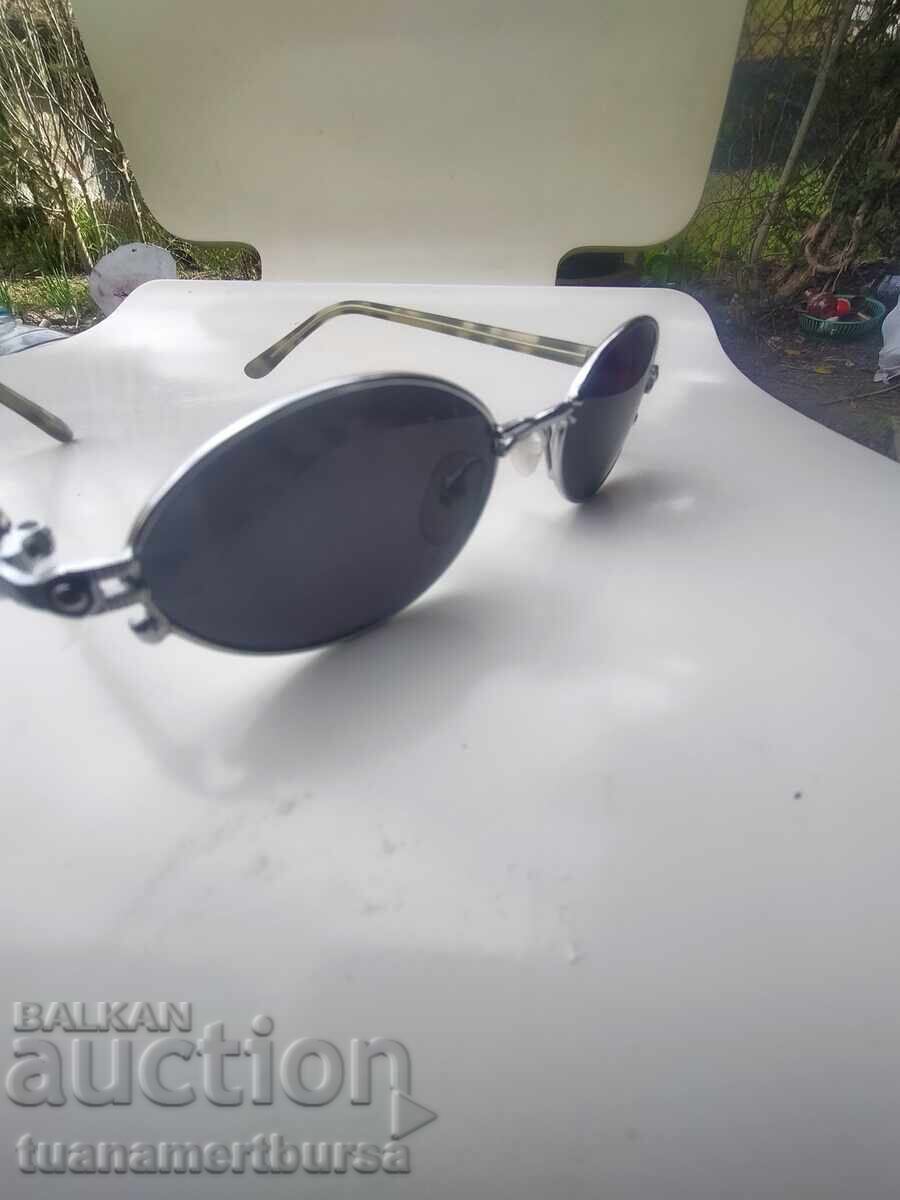 Auction  sunglasses