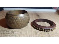 Două brățări pentru cunoscători