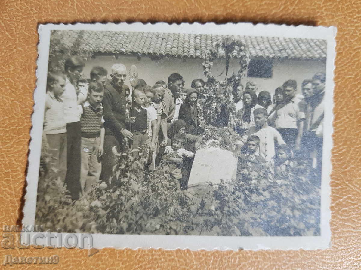 Selsko pogrebenie vŭv Velikotŭrnovsko